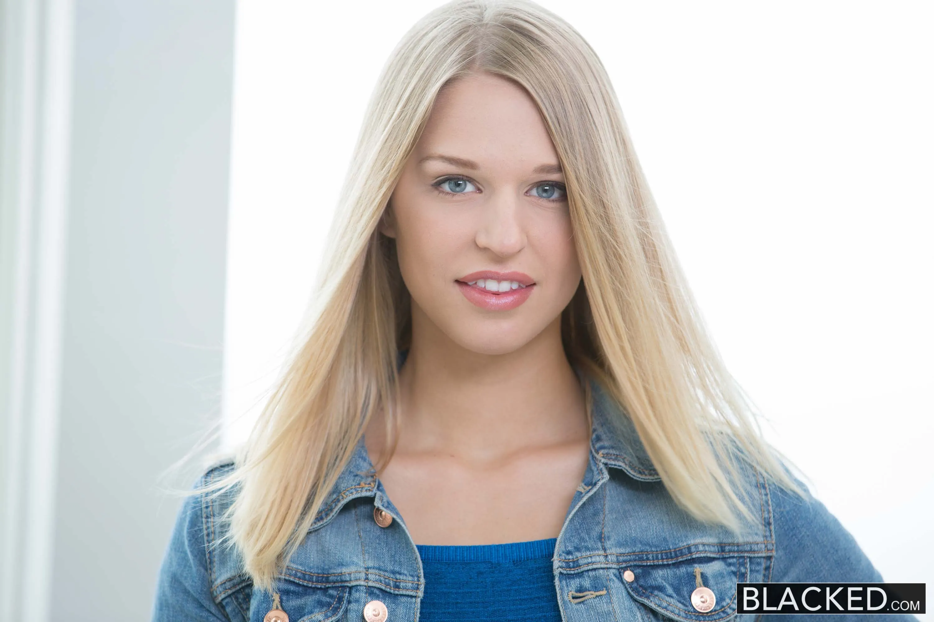 Lacey Johnson in 'Perfect Blonde Girl Squirts on Big Black Cock'